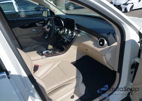 2017 Mercedes-Benz Glc 300 from USA, damaged, VIN WDC0G4JB9HV006052